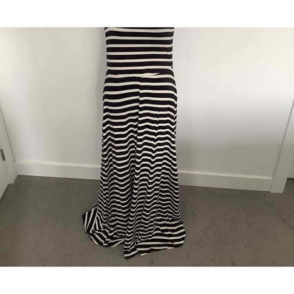 Black and white striped maxi dress from old navy - Picture 1 of 4